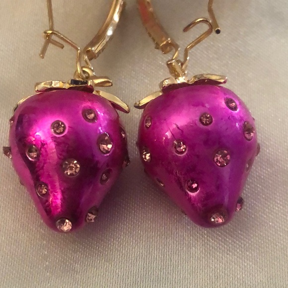 Betsey Johnson Gold Tone Metallic Fuchsia Strawberry Drop Earrings Crystal NWT - Picture 7 of 12